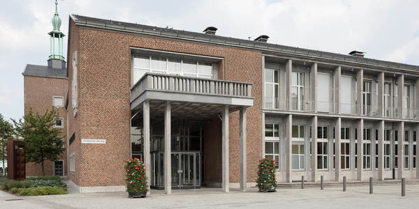 De gevel van het Merksemse districtshuis.